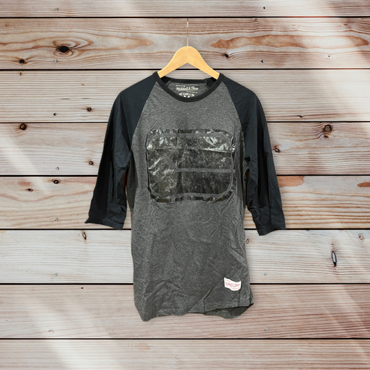 Vancouver Canucks NHL Vintage 3/4 Tee by Mitchell & Ness