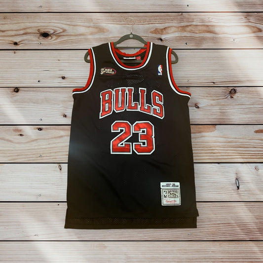 Michael Jordan 97/98 Chicago Bulls Jersey by Mitchell & Ness