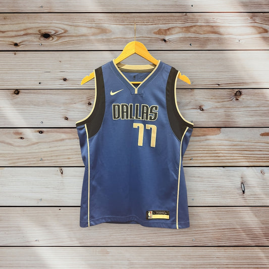 Luka Dončić Dallas Mavericks Jersey by Nike